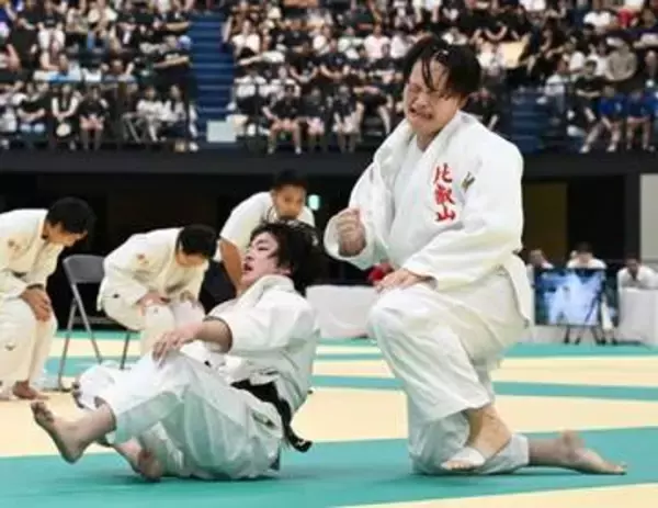 【金鷲旗高校柔道大会　女子】「絶対に離さない」悲願の大旗つかんだ比叡山大将の上四方固め　高校3冠も「つかみ取る」