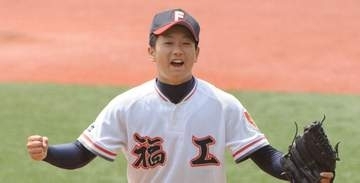 「18年間お疲れ様でした」引退発表した〝高校の同窓生〟日本ハム・中島卓也を〝思い出の写真〟で労う三嶋一輝さんの投稿に反響「うわ!学ラン」