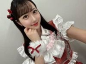 「オフィスでその格好はダメだろ」〝大手IT企業社員〟兼アイドルの大胆ショットが話題「やる気上昇にも役に立つ」「こんな服装してたら怒られると思う」の声