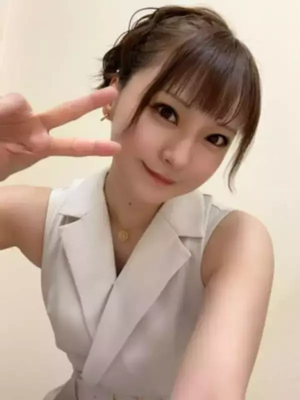 「肌色多いねぇ～」3年振り〝妖艶グラビア〟ショット披露の声優・井澤詩織に反響「いきなりすごいのきたな！」「攻めてるなあ」