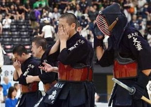 【玉竜旗高校剣道大会　男子】史上4校目の3連覇、福岡大大濠の大将ら10人が優秀選手　唯一の15人抜きは…