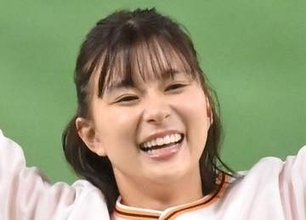 「大好きが溢れすぎてて顔が…」芳根京子＆本田響矢〝再会〟オフショットに反響！「口角緩みきって…」「こっちまでニヤけちゃう」「うぶきゅん」