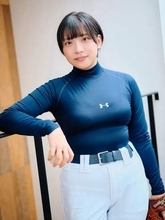 「なかなかシュールな」衝撃シャワー姿の〝野球女子〟暫に「すっごい胸筋」「ちゃんと服を脱ぎなさい！」の声