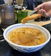 「遂に…」「待ってました！」〝福岡3大うどん〟ウエスト東京23区初出店に反響「もつ鍋一人前390円⁉」「味のついたおにぎりとセットで食べて」