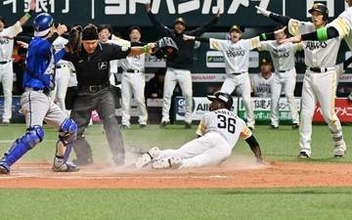 「チャンスが来たな」ソフトバンクのドラ1入団4年目野手が大舞台で期待に応える俊足披露