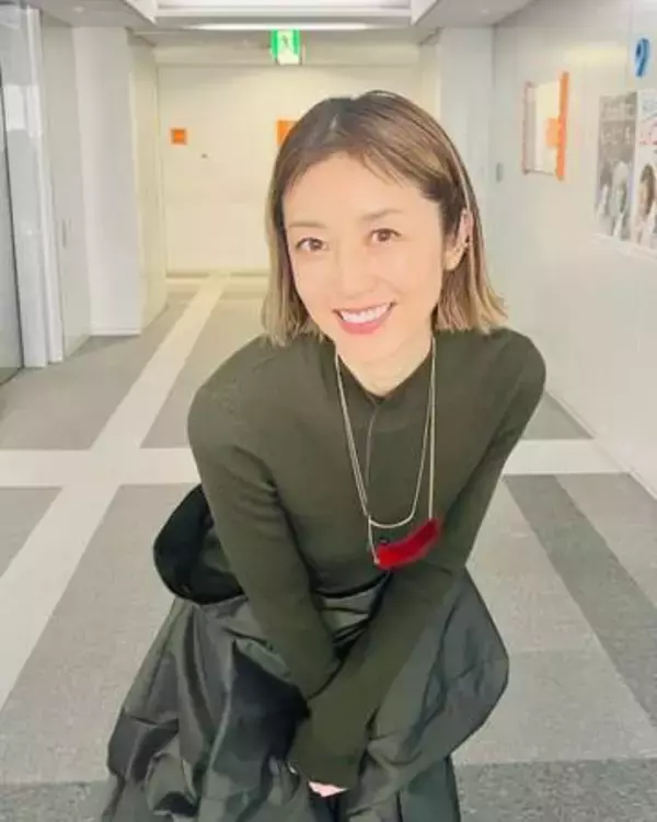 「顔色…」「こんな顔されると」高岡早紀「気分がとても…」お疲れ顔ショットに心配の声「ご無理されないで」「ゆっくり休んで」