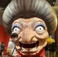 「似ていて最高」世界的アニメの人気キャラと〝瓜二つ〟夏木マリの舞台姿に視線集中「すごいです。さすが」「マリ姉、最高にカッコ良い」