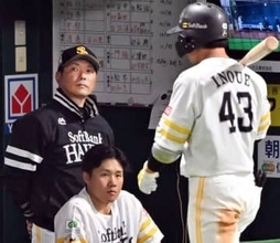 「残念ながらそれが全くなかった」　ソフトバンク小久保監督、右打者のアピール不足嘆く　巨人左4投手のリレーに完封負け　「左でもええやんという風に」