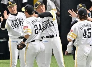 「調べた時点で途切れるだろうな…」　ソフトバンク小久保監督、5イニング連続本塁打でまさかのフラグ　7年ぶり1試合6発快勝