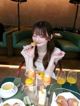 「眉毛描いてないから無い…」驚きの姿公開！19歳人気モデル高比良由菜の最新ショットが話題「眉毛なくてもウブでいい」「目線とかもう…ドキドキしちゃう」