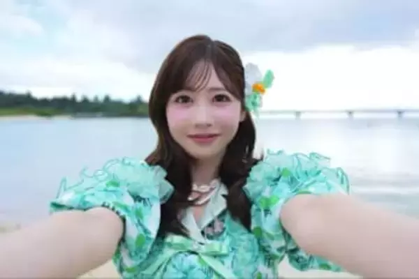 「動きが速すぎて手の残像が見えてるのかと」〝千手観音ショット〟FRUITS ZIPPER櫻井優衣に「七福神千手観音」「雪の妖精」「爆ビジュありがとー」