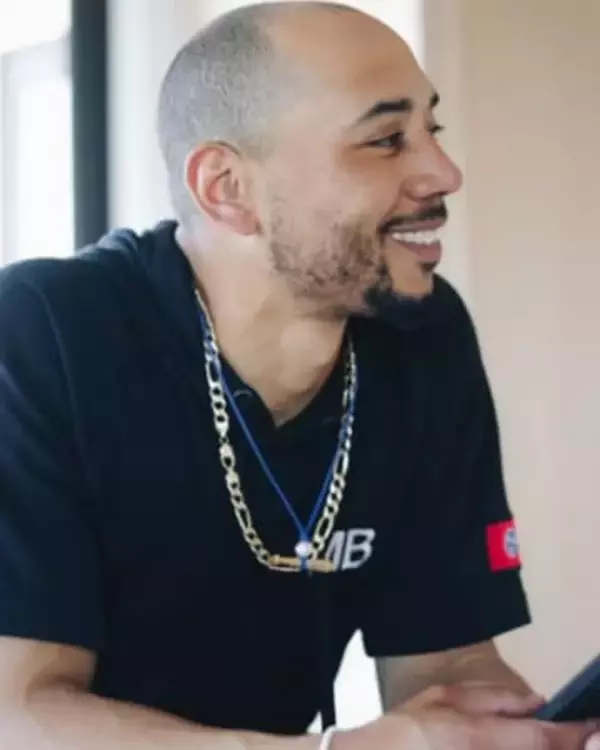 「もしかしてだけど、ベッツ!?」まさか！トイレで大物メジャーリーガーに遭遇!?シソンヌじろう〝衝撃動画〟にファン大爆笑「瓜二つ」「マジ本人かと思いましたよ」