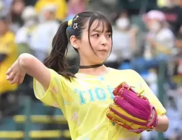 「普通にJKに見えた」34歳声優〝大胆ミニスカ制服姿〟見返りショットの上坂すみれが話題「現役世代よりもセーラー服が似合ってますね」