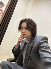「ちょいバブも入ってません？」〝激変〟ドラマビジュアルのACEes佐藤龍我に「イメージなかったけど似合ってる」「本当に大役をいただいて…」