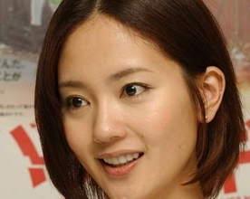 8月に「余命わずか」と告知…44歳で死去の中村ゆりさん〝生前のドレス姿〟を東京国際映画祭が追悼公開「一輪の薔薇の様な…」「ほんとに残念」