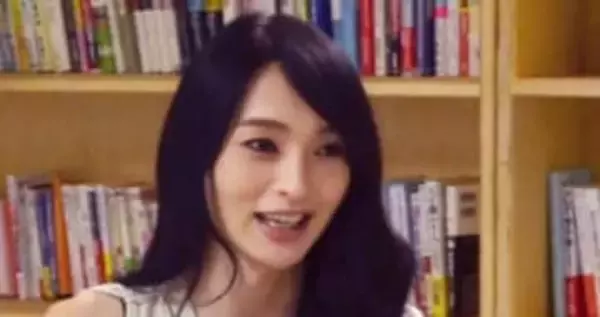 「37歳になりました」15年前カミングアウト、佐藤かよ〝最新ショット〟に騒然「めっちゃ可愛くなっとる！」「うそやん、見た目若い」