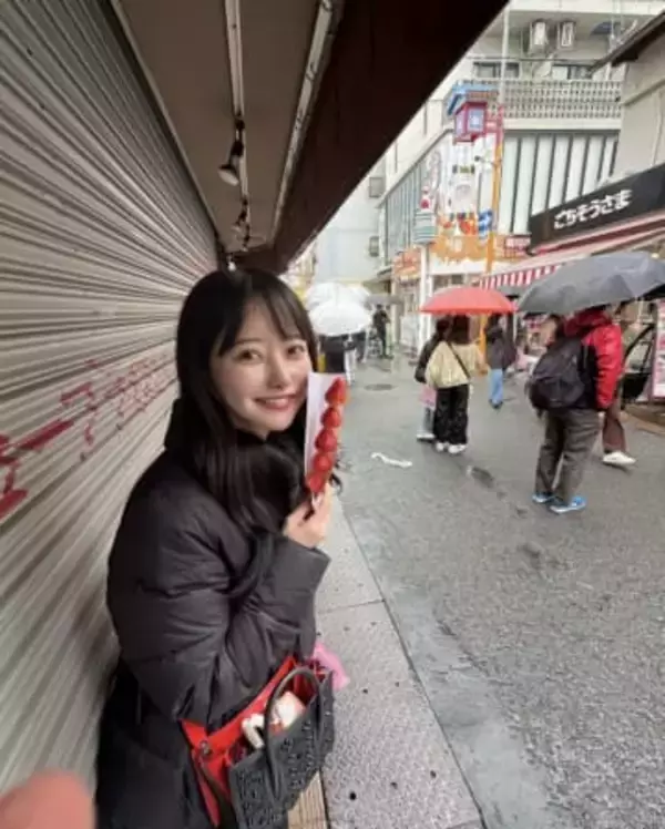 「本当に迷惑」「許せない」電車内座席での〝不快な行為〟に「これ嫌すぎる」「イライラする」「普通に居心地悪い」反響続々…YouTuberの投稿が話題