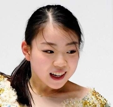 「ジュニアの頃とはまるで別人」おめかしで雰囲気〝ガラリ〟紀平梨花〝早めの〟誕生祝いショットが話題「少し痩せましたね」「やはり彼女には、他の選手にはない魅力がある」
