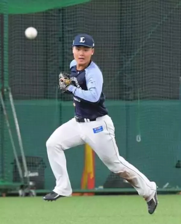 西武ドラフト3位ルーキー秋山俊の現在地「秋山のところに行ったら大丈夫という安心感を…」デビュー戦で犯したミスを糧に