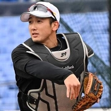 ソフトバンク山本祐大は左手有鉤骨の疲労骨折　出場選手登録抹消へ　1軍は帯同予定で「セ・リーグの情報をいっぱい持っている」小久保監督説明