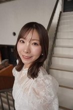 「服ビチャビチャやん」「服のまま！やるねえ」元AKB演歌歌手・岩佐美咲の〝川遊びショット〟に衝撃の声続々「この川に住みたいんですけど〜」「気持ちよさそう」