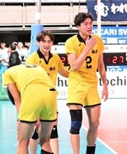 優勝候補の鎮西がまさかのストレート負け…初の高校3冠はならず　東山が準決勝進出【春高バレー男子】