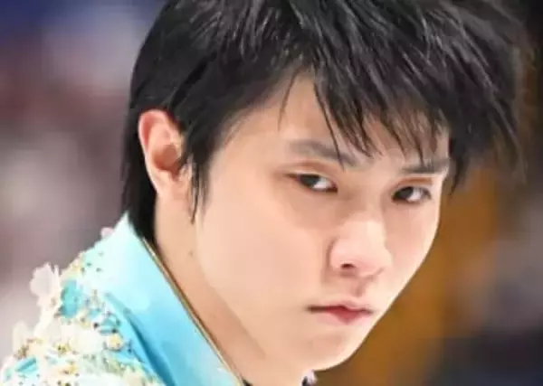 「至近距離の座長～」羽生結弦〝どアップ〟素の笑顔ショットに反響続々「すっぴんだよね？」「笑顔に癒されます」