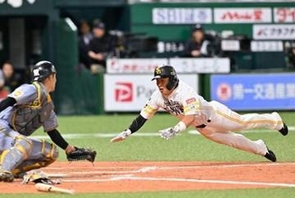 パワーと緻密さで昨季のセ王者を圧倒　ソフトバンク計10発で阪神を3タテ　1点差勝ちの3試合目は好走塁で白星もぎとる
