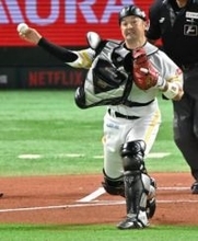 ソフトバンク嶺井博希は現状維持で更改　4年契約最終年へ「いつクビになってもいいように取り組んでいる」