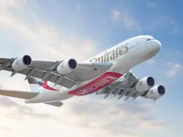 「本物なの?」サンタのソリを引く夢の〝トナカイジャンボジェット機〟に反響「プレゼント持ってうちにも来て！」