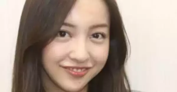 「私、板野友美って言ってたの?」30歳アイドル妹〝うっかり〟最新ショットが話題「あれっ？って」「お茶目」