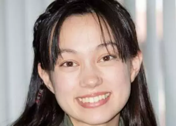 「エコエコアザラク」黒魔術の美少女役から29年…〝49歳〟佐伯日菜子の最新姿に「20歳ぐらいの写真かと」「ずっと変わらずですね」
