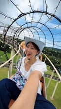 〝空中丸見え風呂〟に「どぼーん」モデル・野添百華に「気持ちよさそう」「爽やかな色気ですね」の声