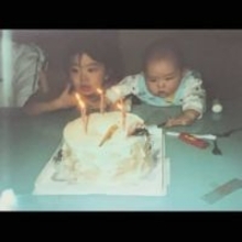 「弟さん??」「初めて見た!!!!」父は大物芸人、母は元アイドル…小園凌央〝瓜二つ家族4ショット〟に反響「そっくりすぎる!!」「綺麗に父ちゃん似と母ちゃん似に分かれたな」