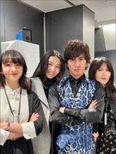 「静香を愛してるんだな」木村拓哉〝妻の激レア写真〟で誕生日を祝福！「大好きなのがすごく伝わってきた」「愛！」と反響続々