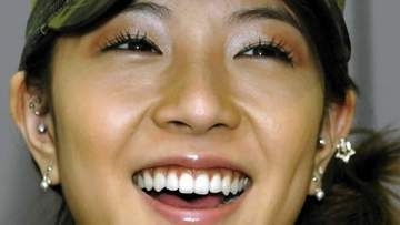 「誰?」「見るたび顔が…」BoA〝激変〟タイトなニット＆金髪姿に衝撃「さすがトレンドセッター」「化粧で顔は結構変わる」