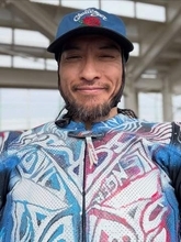 「急にどうしたの?!」TOKIO脱退から5年…長瀬智也〝激シブ〟モノクロ写真に衝撃「色気がダダ漏れ」「ただただずっと見ていたい、無骨で崇高で男臭い佇まい」