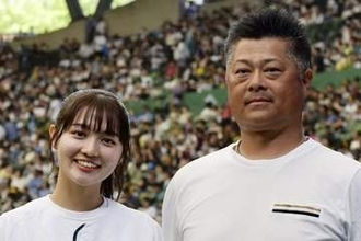 「パパも推しです」父は名捕手、細川愛倫〝プライベート水着〟ショットに「す、すんごい」「えぐ〜」「たまりませんね」の声