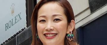 「えええ!!!いつの間に!?!?!?」〝極秘出産〟中上真亜子、すっかりママ！親子姿に「出産したとは思えない！」「お母さんになってる」「足のお母さん指どうなってんの？笑」