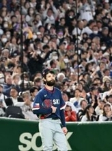 スタンドの歓声に涙浮かべる…代表引退のチェコ代表サトリア　優勝候補の日本に5回途中無失点の快投で有終の美【WBC】