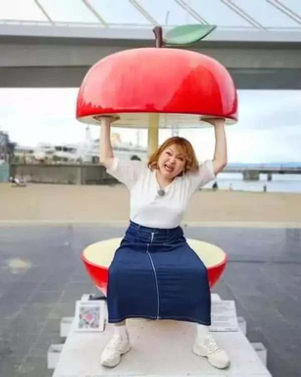 15キロ減で話題！りんごちゃん〝激変〟した近影に「いつの間に！！」「痩せ過ぎて心配に…」「スリムになった…」「幸せな時間やね」の声