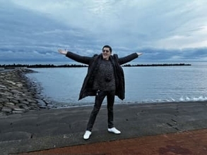 「スゲーメンツ...」圧巻〝強面新年会〟にフォロワー騒然...スカパラ谷中敦投稿写真が話題「いかちぃけどかっこいいです」「スミマセン…何の秘密結社ですかー?!」