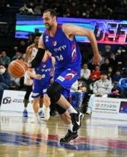 「なんとしても勝ちたかった」ライジングゼファー福岡が劇的逆転勝利でPOに望み　37歳誕生日のパブロ・アギラールも7得点【Bリーグ2部】