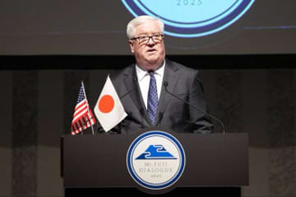 「まぢか!?」アメリカ大使〝5億1000万円マグロ〟あ～ん姿に反響続々「いいリアクション」「ざんまい社長やるな」「漫才コンビのよう」