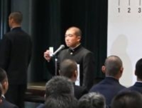 ノーヒットノーラン黒星から45年　長崎西「甲子園でヒットを打ってくれ」偉大なサウスポーが選手にプレゼント【選抜高校野球大会組み合わせ抽選】