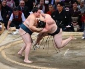 佐田の海「初めて」の珍手で4勝目「ラッキーでした」【大相撲九州場所】
