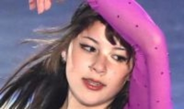 「他の場所でオシャレすれば…」〝前歯ピアス〟ドアップショット！アリサ・リュウに「度胸ハンパない」「個人の自由」「可愛いとは思えない」さまざまな声