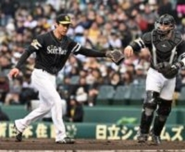 ソフトバンク尾形崇斗、最速156キロで虎打線から4回6Kの奪三振ショー　先発転向、制球課題も1失点　台湾では3回7Kの快投