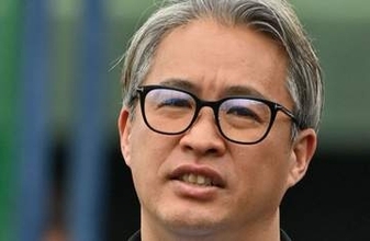 「片手バックが美しい」女子テニス界レジェンドと2ショットの五十嵐亮太さんに反響「吉田正尚選手の打ち終わりにフォームが似てますよ」