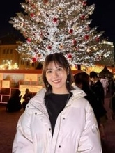 「写真集出したかと」〝ガラス張りショット〟北陸放送の近藤千優アナに「気持ちいいっすねー！！」